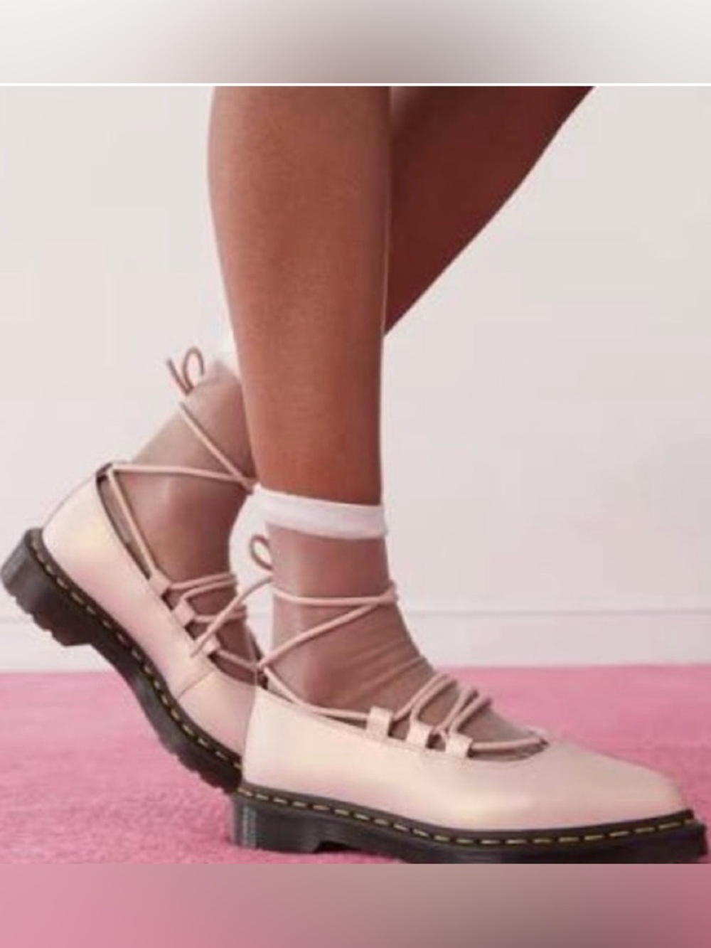 Dr Martens NWOT Rare Women’s Ballet-Style Pink Lace-Up Flats Size 7